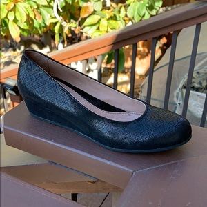 Like New FS/NY Leather Wedge 9.5